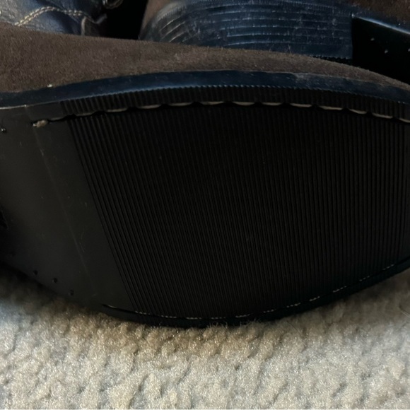 Brand new size 4.5 boots. Never worn - Picture 3 of 3